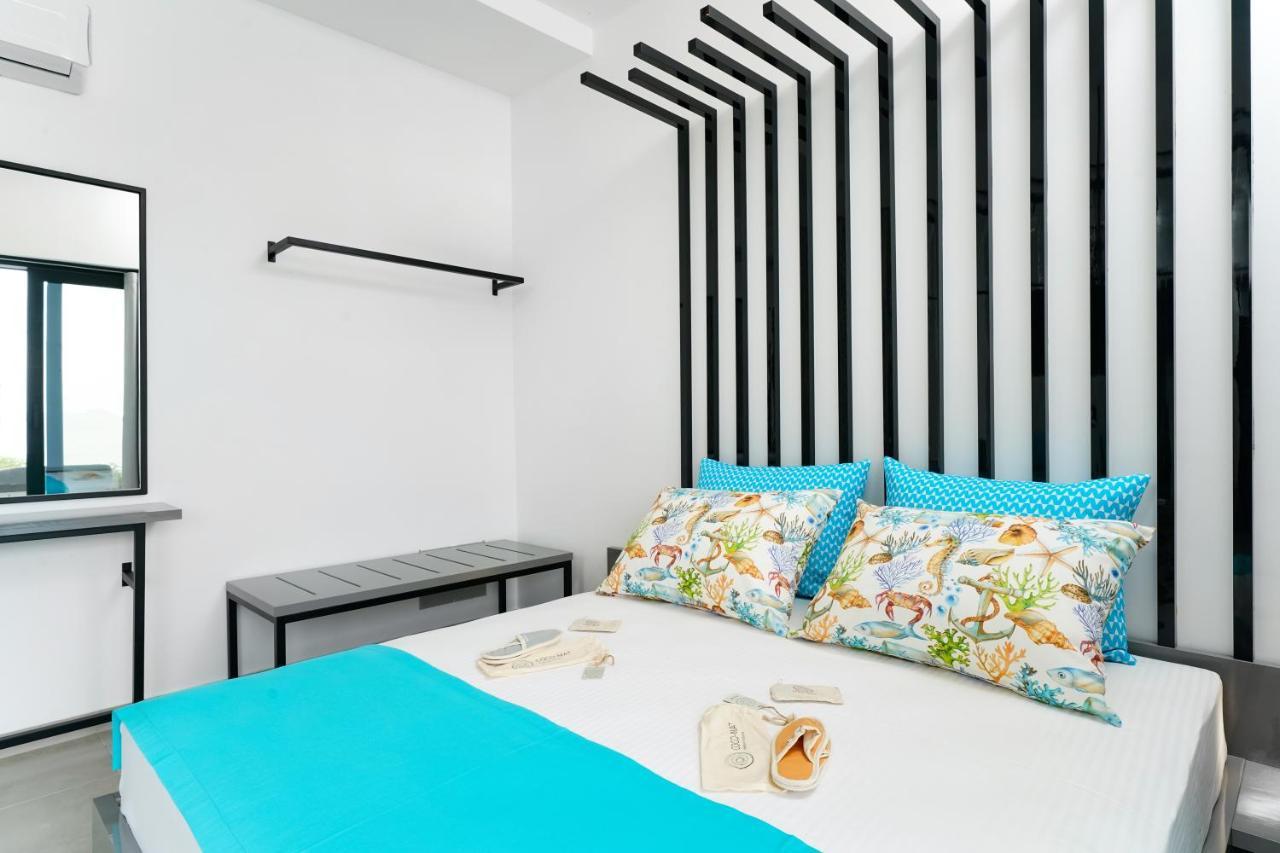 Mythodea Prive Luxury Suites Chrysi Ammoudia Bagian luar foto