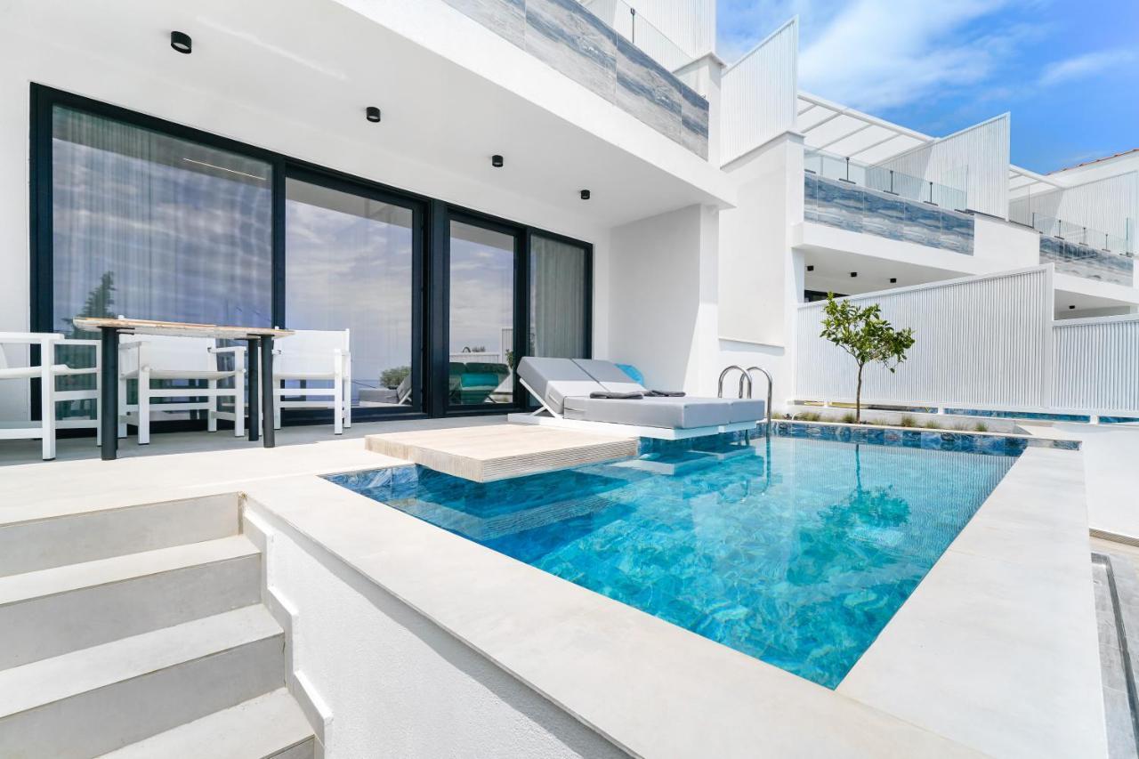Mythodea Prive Luxury Suites Chrysi Ammoudia Bagian luar foto