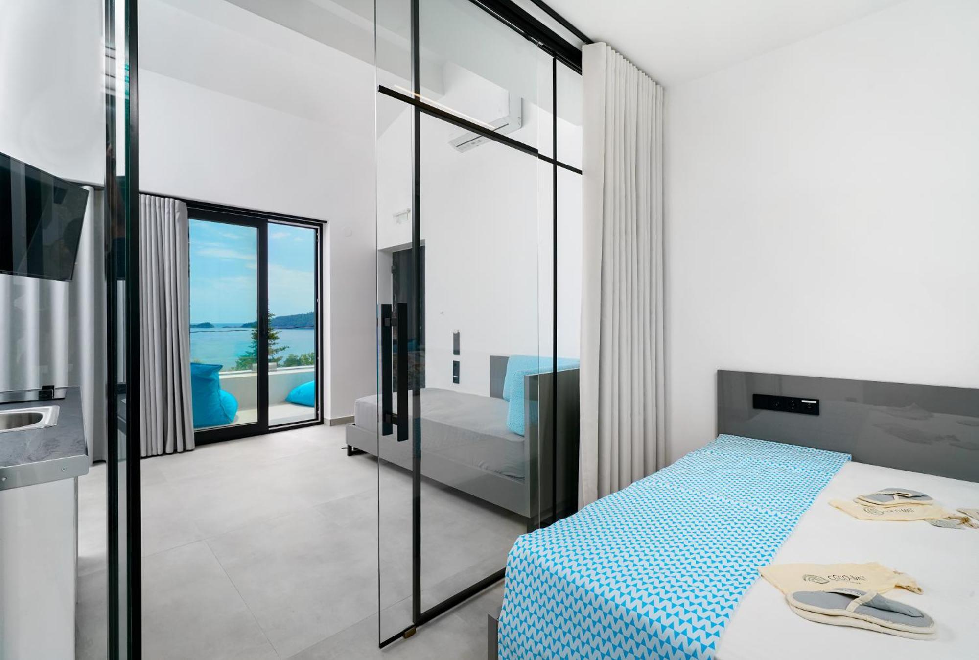 Mythodea Prive Luxury Suites Chrysi Ammoudia Bagian luar foto