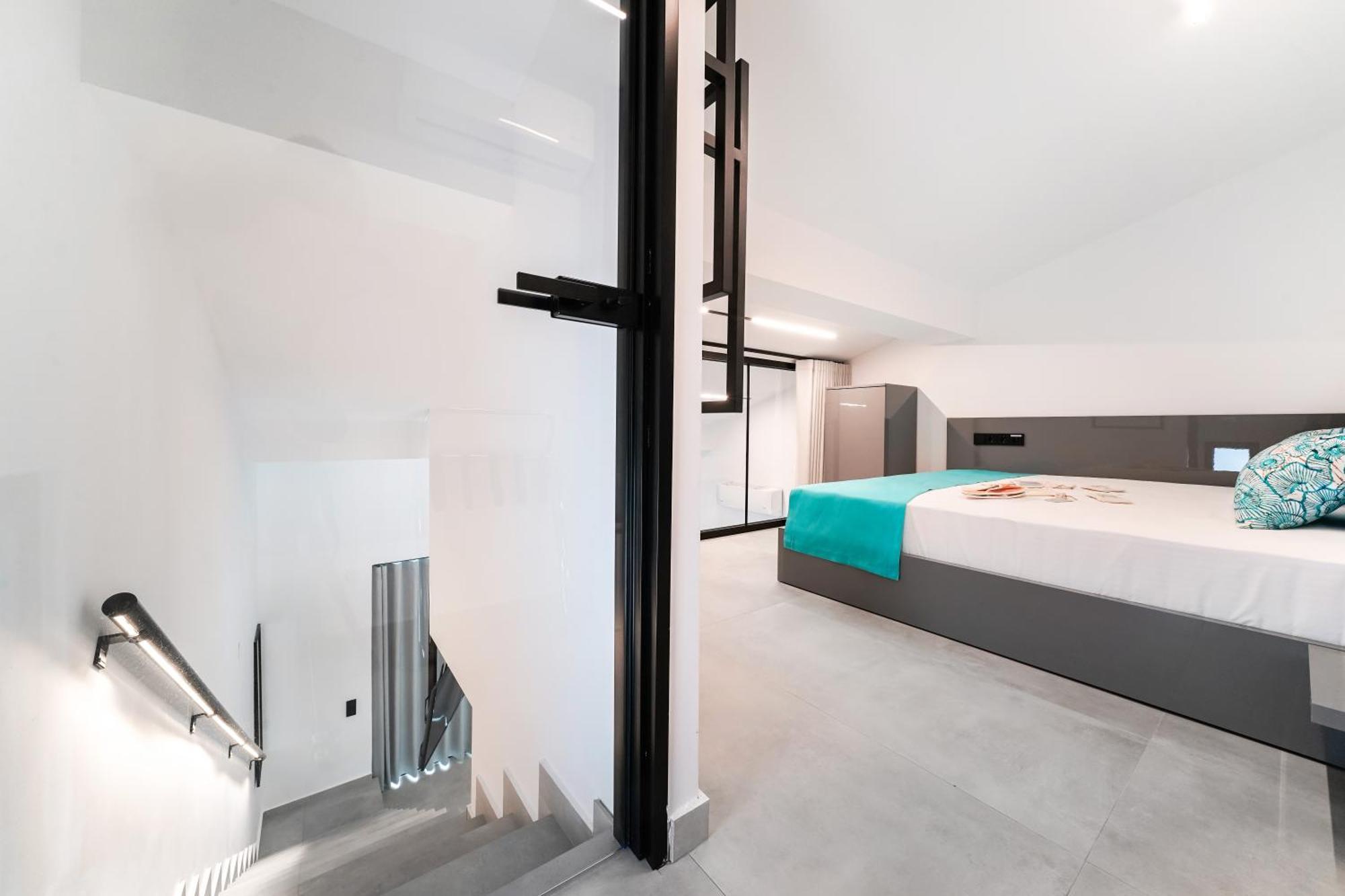 Mythodea Prive Luxury Suites Chrysi Ammoudia Bagian luar foto