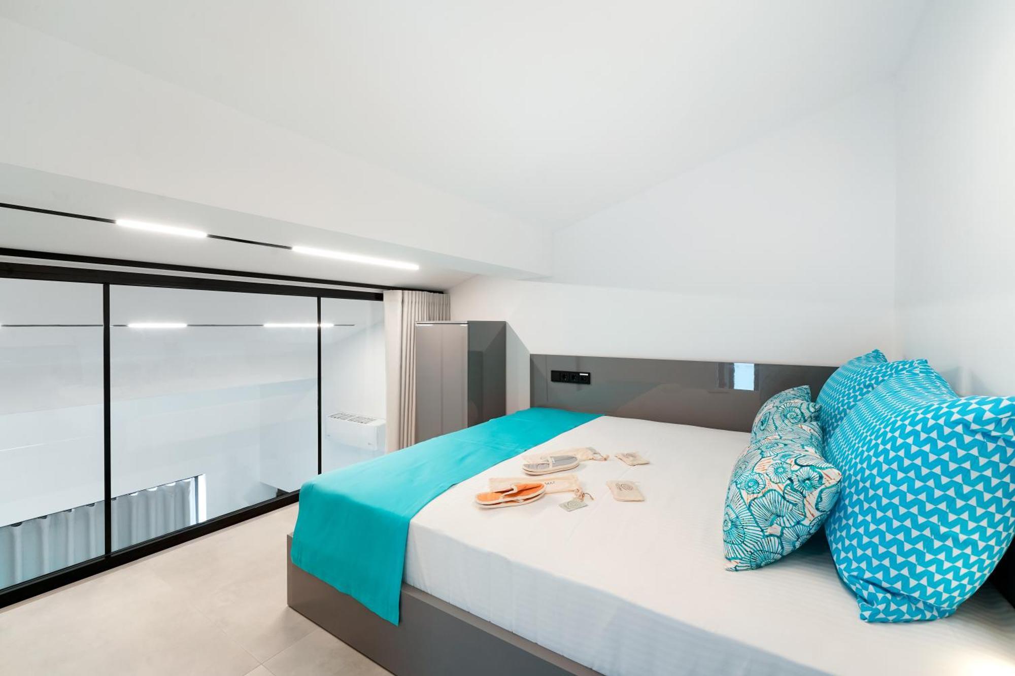 Mythodea Prive Luxury Suites Chrysi Ammoudia Bagian luar foto