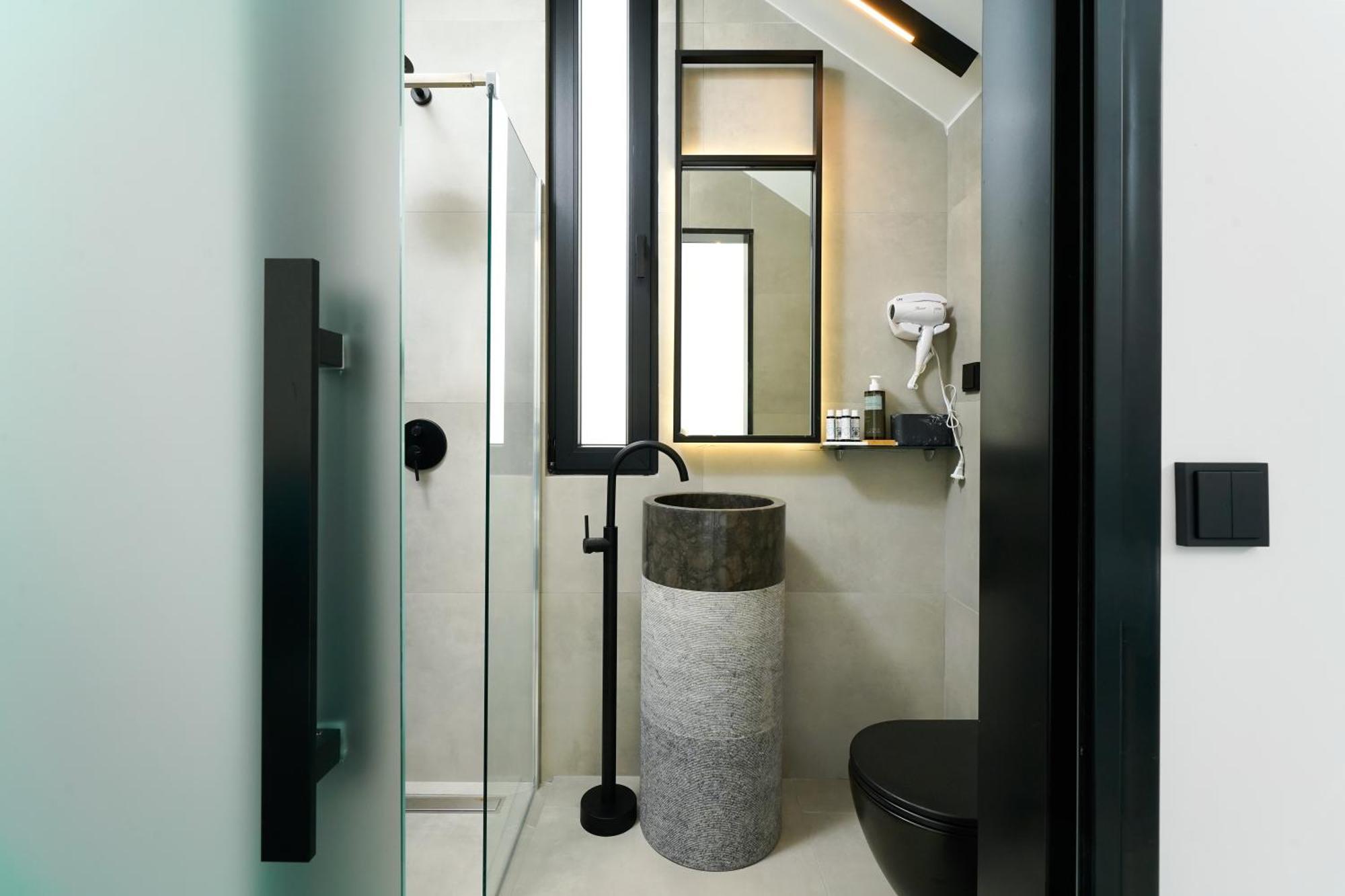 Mythodea Prive Luxury Suites Chrysi Ammoudia Bagian luar foto