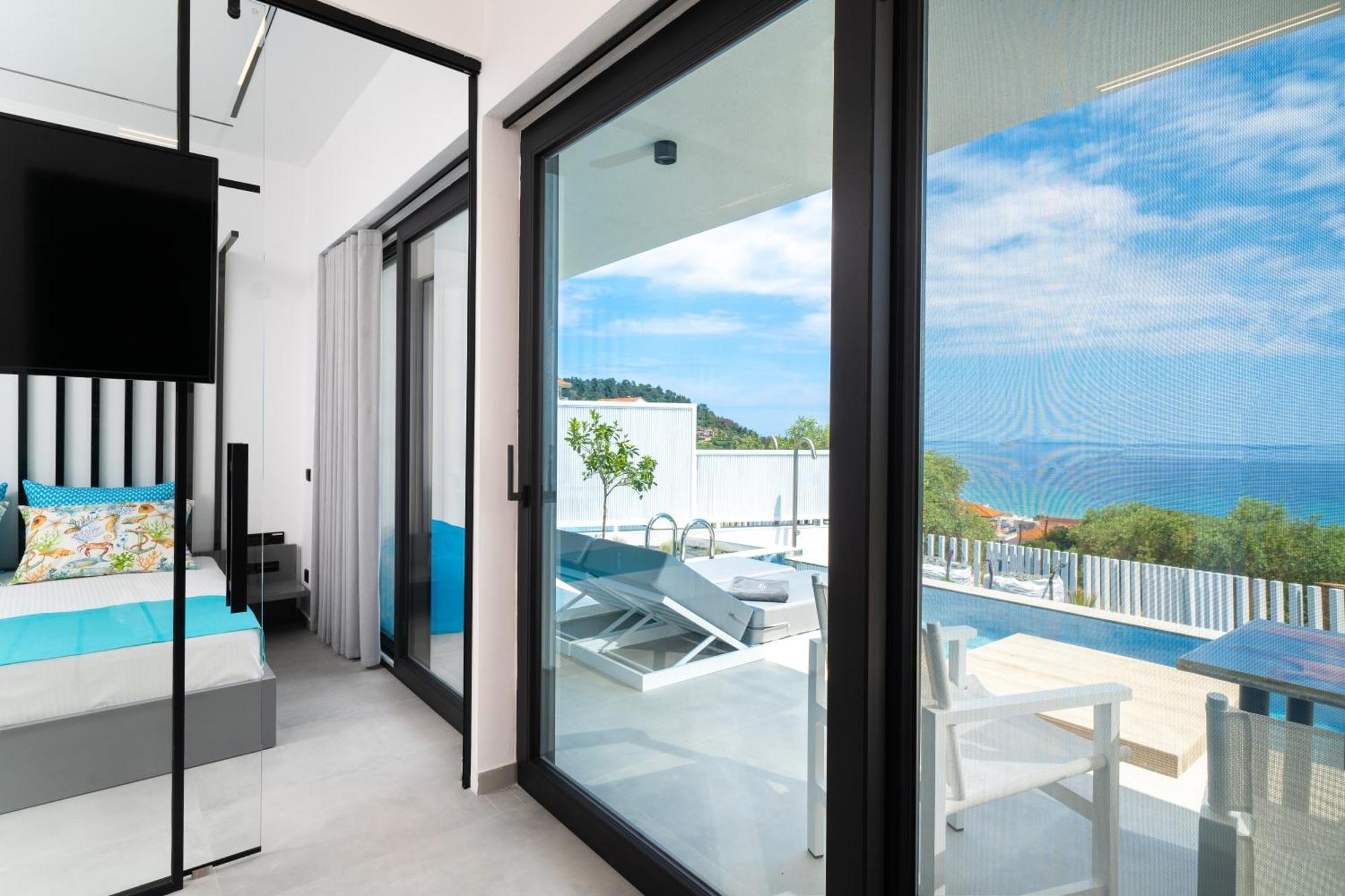 Mythodea Prive Luxury Suites Chrysi Ammoudia Bagian luar foto