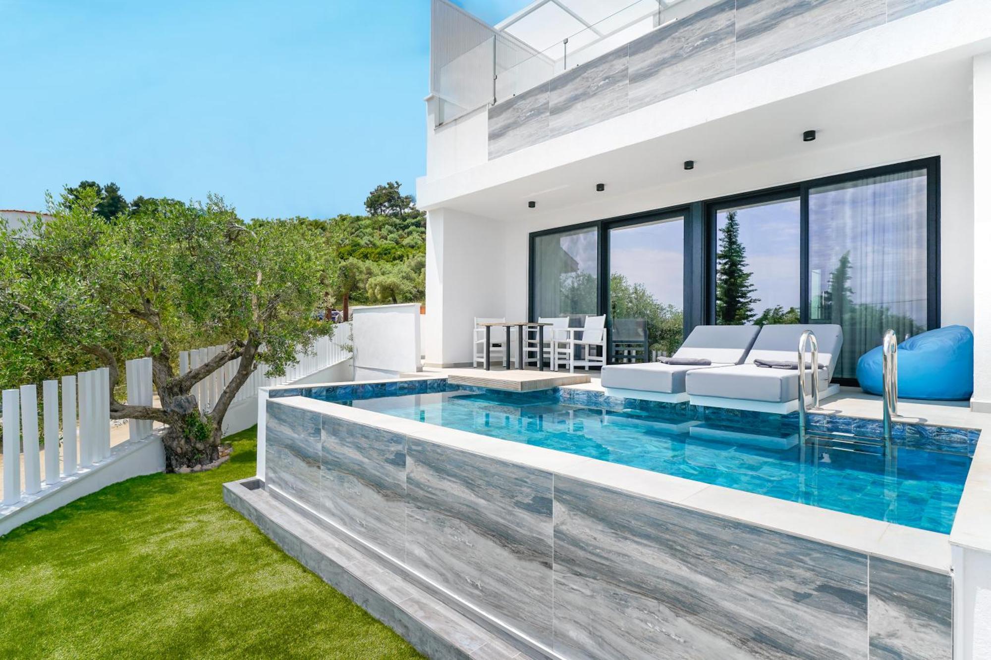 Mythodea Prive Luxury Suites Chrysi Ammoudia Bagian luar foto